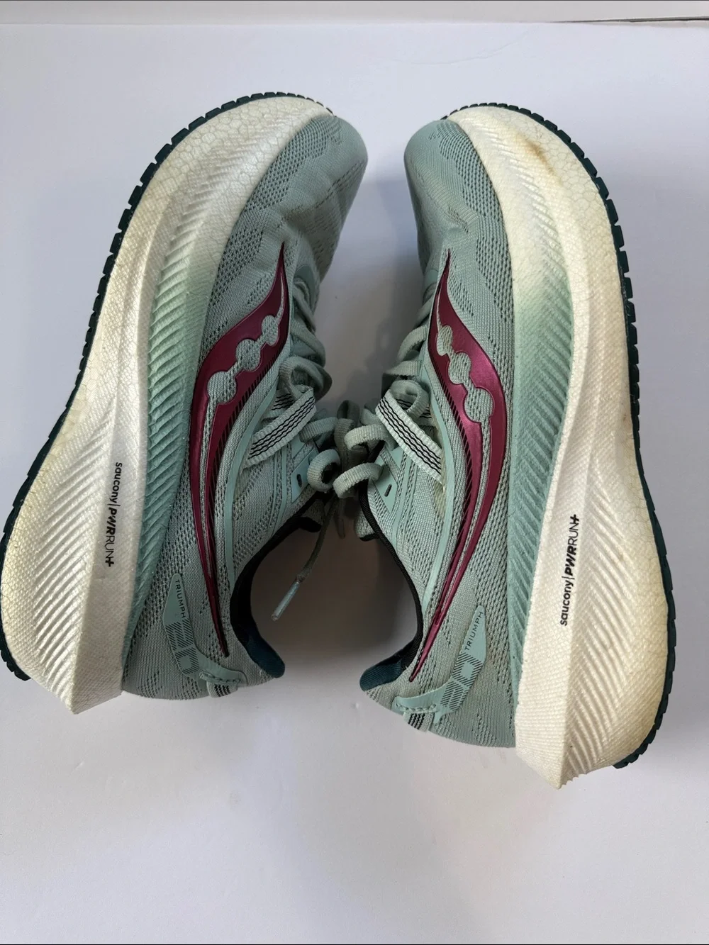 Saucony Women's Mint Green Running Shoes with Berry Accent